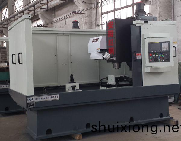 前(qian)軸鎖(suo)銷(xiao)孔專(zhuan)用(yong)加工